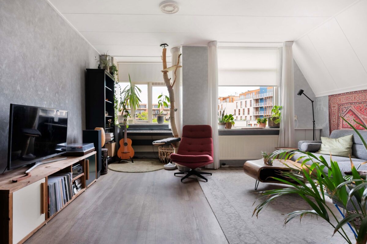 Apeldoorn – Sophiaplein 80